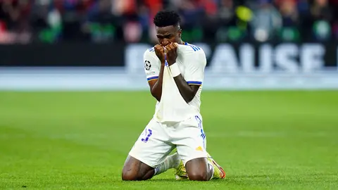 28 May 2022, France, Paris: Real Madrid's Jose Vinicius Junior reacts after the final whistle of the UEFA Champions League final soccer match between Liverpool FC and Real Madrid CF at the Stade de France. Photo: Adam Davy/PA Wire/dpa.