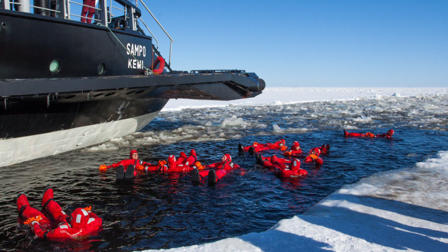 Ice Swim Icebreaker Sampo