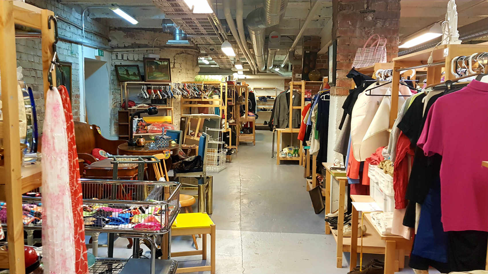 Kamppin Kirpputori by B Stojanovic