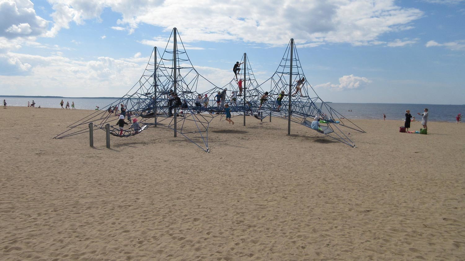 Nallikari-Oulu-by-jartsf-Flickr-Public-Domain