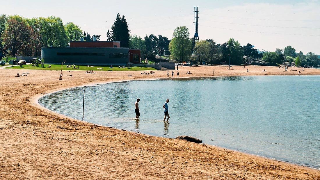 Hietaniemi-beach-hietsu-by-Jussi-Hellsten-Visit-Helsinki