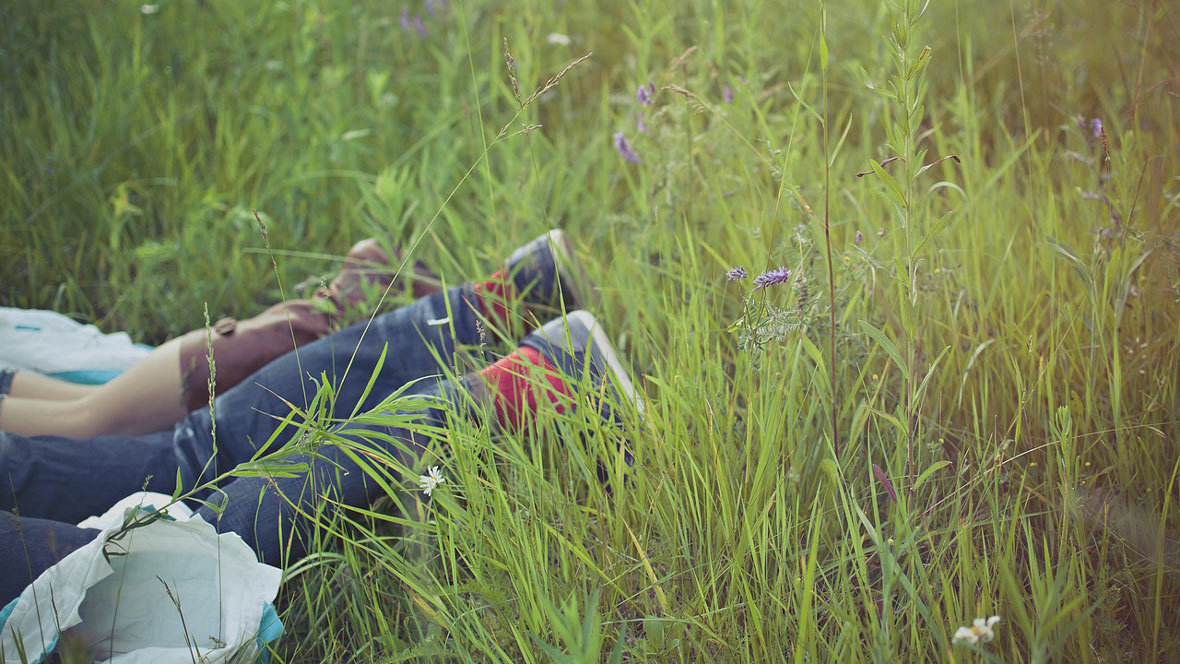 Couple-love-affection-sex-tent-field-camping