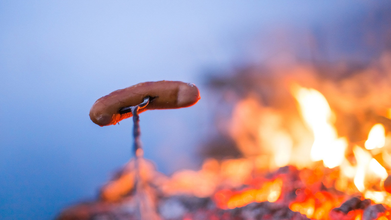 Juhannus-Midsummer-fire-Sausage-Laura-Vanzo-Visit-Tampere