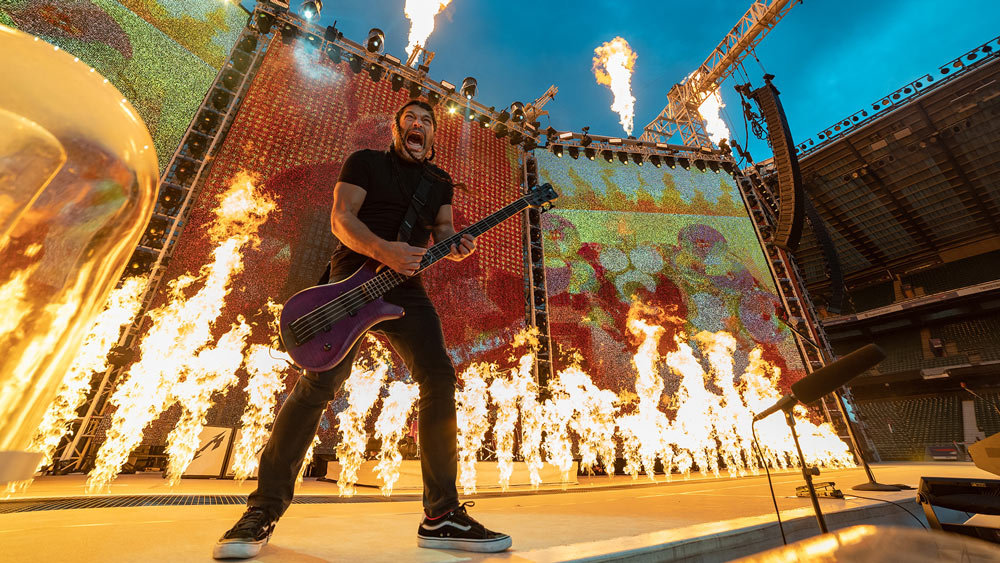 Metallica-robert-trujillo-London-June-2019