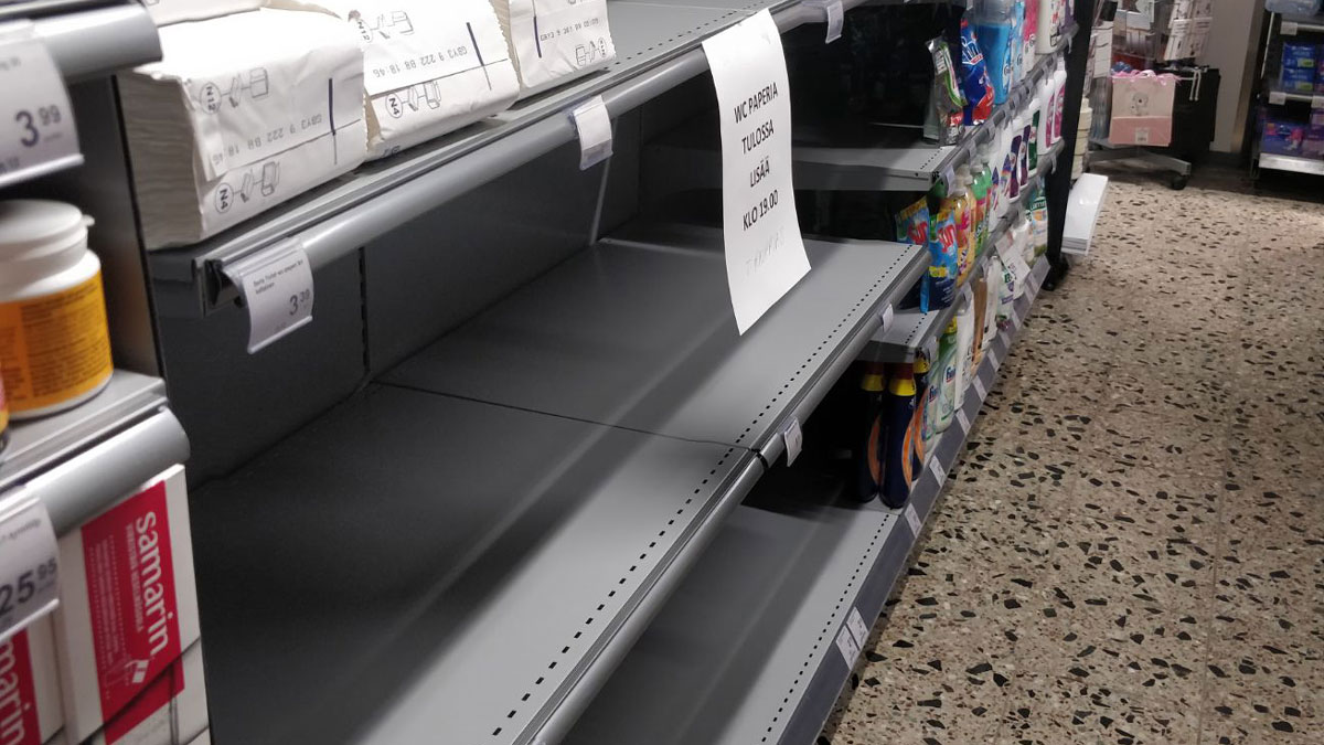 Toilet-paper-shelf--shop-Lauttasaari-by-foreigner.fi