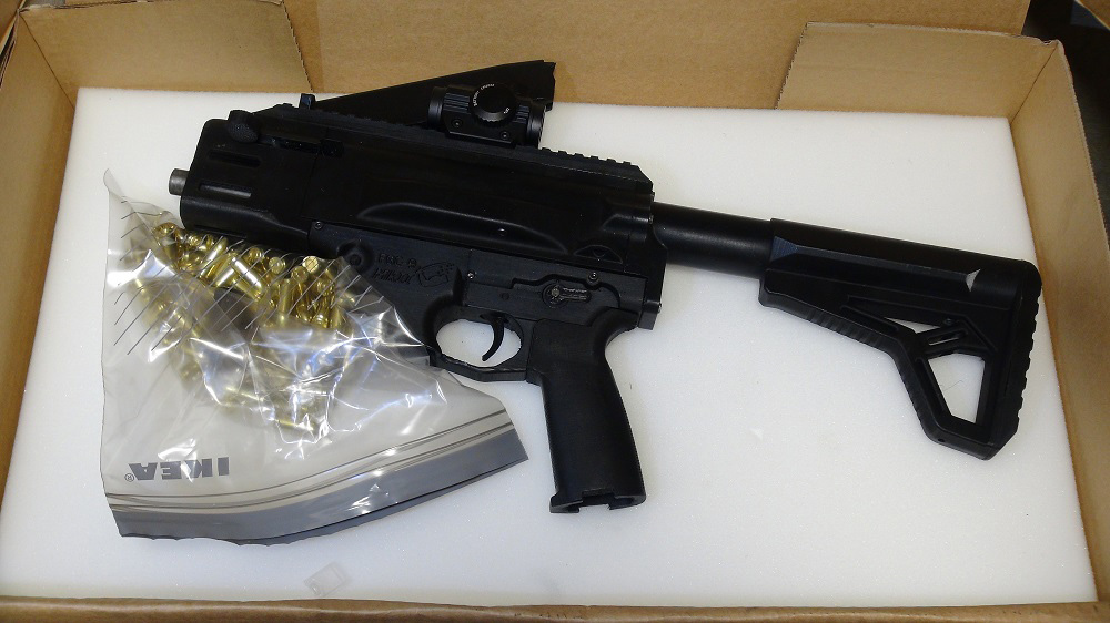 Operation Greenlight
Active sub-machine guns found in a soundproof space during a search of premises. Customs believes that the space was used for testing firearms. Photo: Customs.