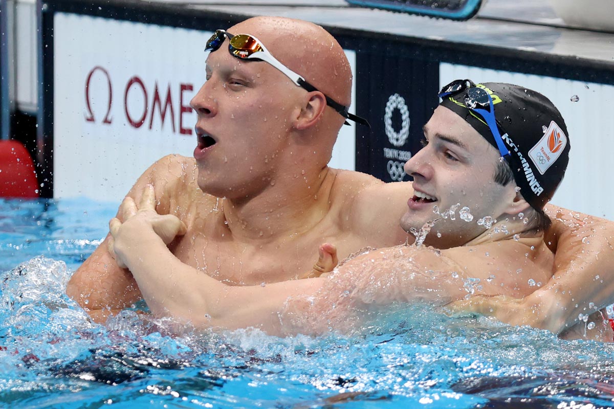 29 July 2021, Japan, Tokyo: Finland's Matti Mattsson (L) celebrates winning the bronze medal as Netherlands' Arno Kamminga celebrates over silver in the Men’s swimming 200m breaststroke final at Tokyo Aquatics Centre during the Tokyo 2020 Olympic Games. Photo: Friso Gentsch/dpa