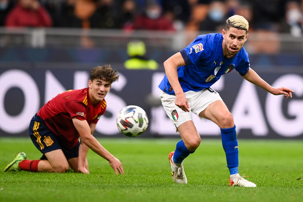06 October 2021, Italy, Milan: Italy's Jorginho in action near Spain's debutant Gavi during the UEFA Nations League semi-final soccer match between Italy and Spain at San Siro Stadium. Photo: Fabio Ferrari/LaPresse via ZUMA Press/dpa