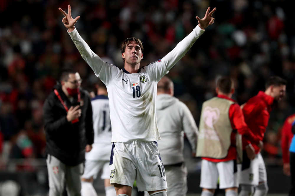 14 November 2021, Portugal, Lisbon: Serbia's Dusan Vlahovic celebrates at the end of the 2022 FIFA World Cup European qualifiers Group A soccer match between Portugal and Serbia at the Luz stadium. Photo: Pedro Fiuza/ZUMA Press Wire/dpa.