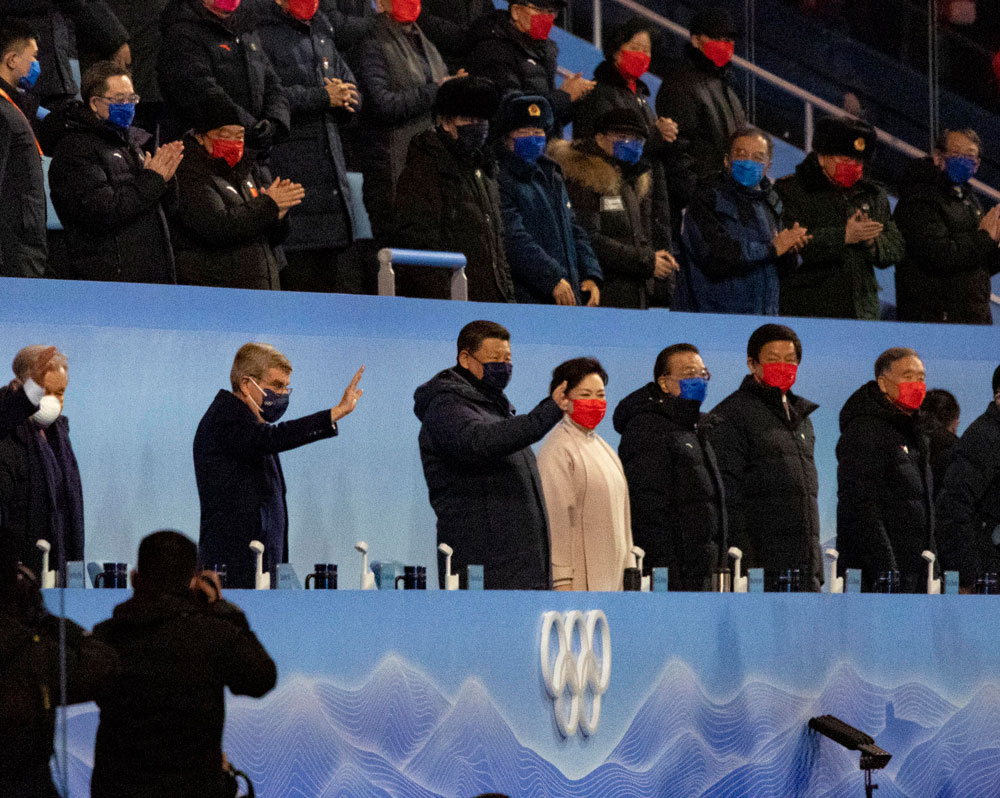 04 February 2022, China, Beijing: Chinese President Xi Jinping (3rd L) and Thomas Bach (2nd L), IOC President, arrive for the opening ceremony of the Beijing 2022 Winter Olympics at the Bird's Nest National Stadium. Photo: Daniel A. Anderson/ZUMA Press Wire/dpa.