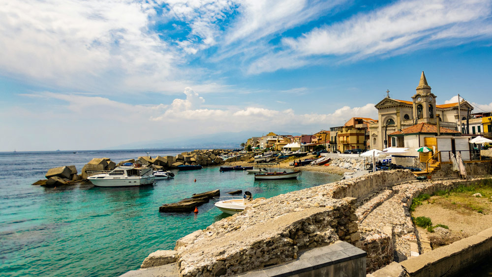 A view of the Sicilian city of Messina, in Italy. Photo: Unsplash.