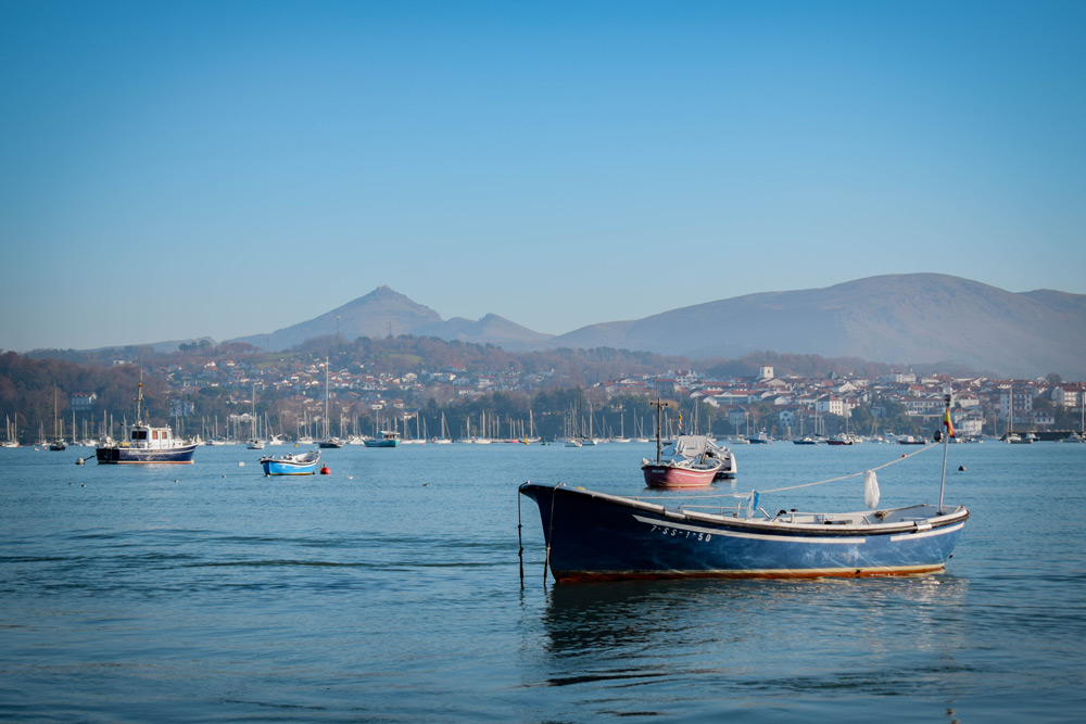 Traditional fishing boats in Hondarribia. Photo: Pablo Morilla.