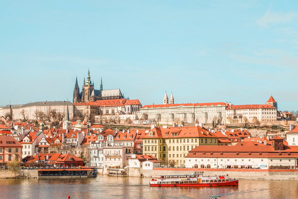 Prague. Photo: Alice via Unsplash.