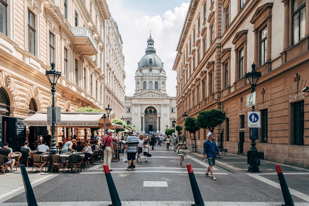 Budapest. Photo: Ljubomir Žarković via Unsplash.