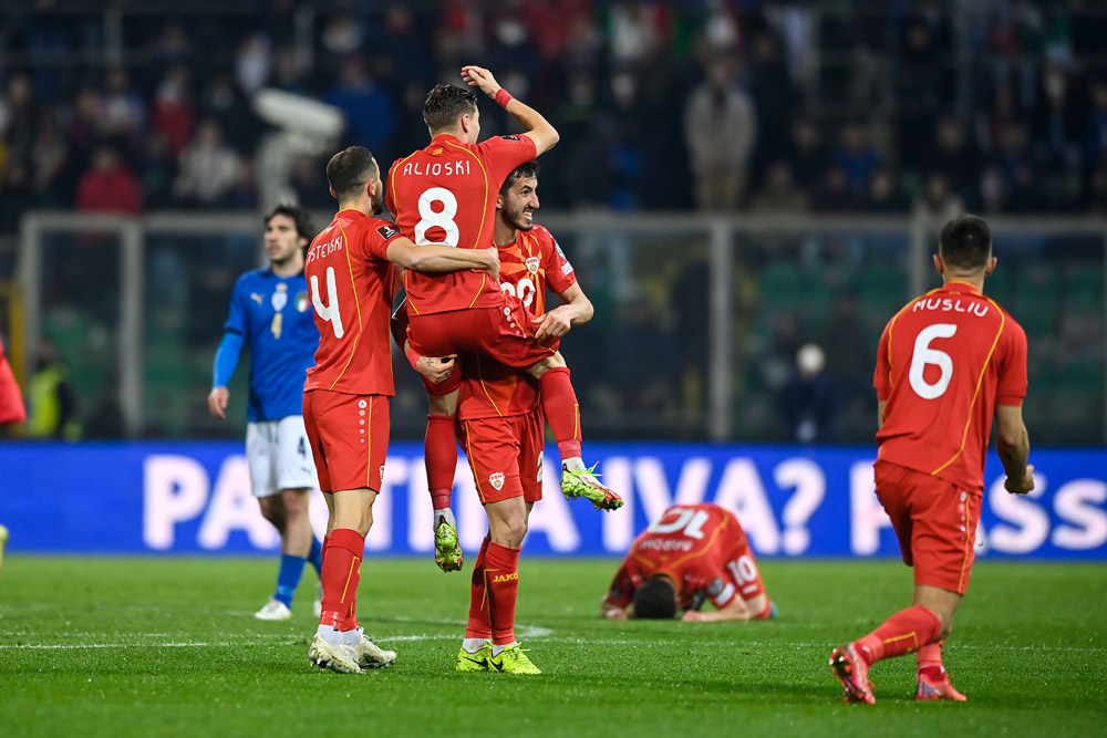 24 March 2022, Italy, Palermo: North Macedonia players celebrate after the FIFA World Cup Qualifiers semi final soccer match between Italy and North Macedonia at Stadio Renzo Barbera. Photo: Fabio Ferrari/LaPresse via ZUMA Press/dpa.