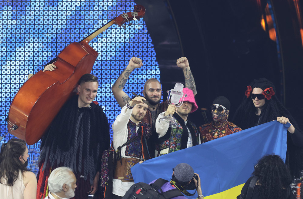 15 May 2022, Italy, Turin: The group Kalush Orchestra from Ukraine celebrate after winning the Eurovision Song Contest (ESC). Photo: Jens Büttner/dpa.