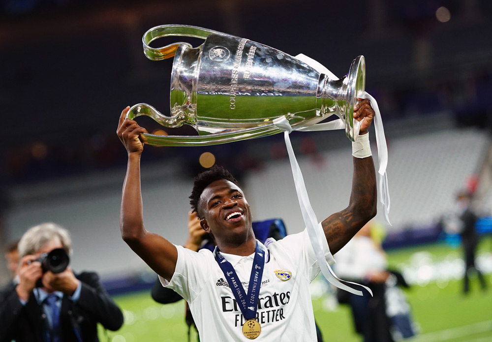 28 May 2022, France, Paris: Real Madrid's Jose Vinicius Junior celebrates with the trophy after winning the UEFA Champions League Final at the Stade de France. Photo: Adam Davy/PA Wire/dpa.
